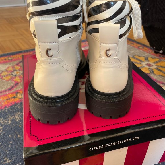 Circus by Sam Edelman White Boots - Picture 4 of 5